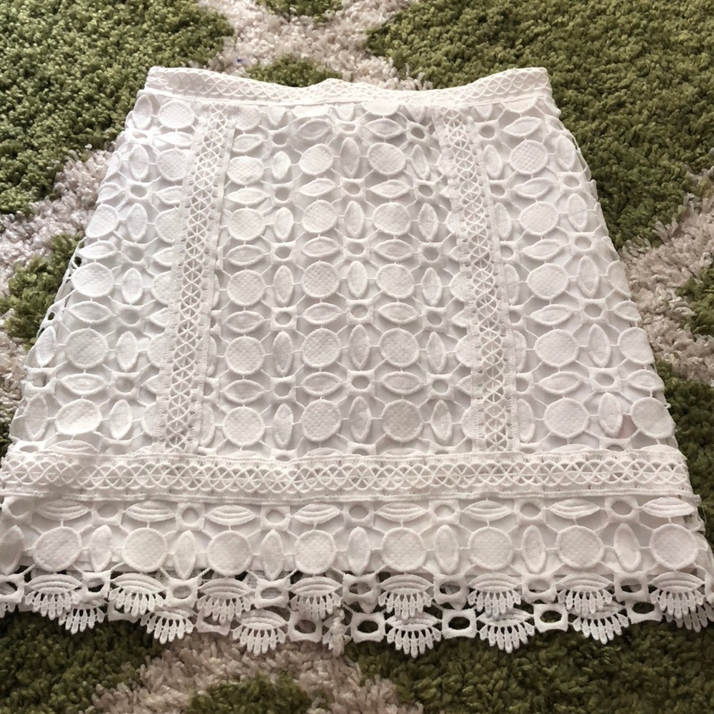 White skirt from Topshop size 4. MAKE OFFERS!!!